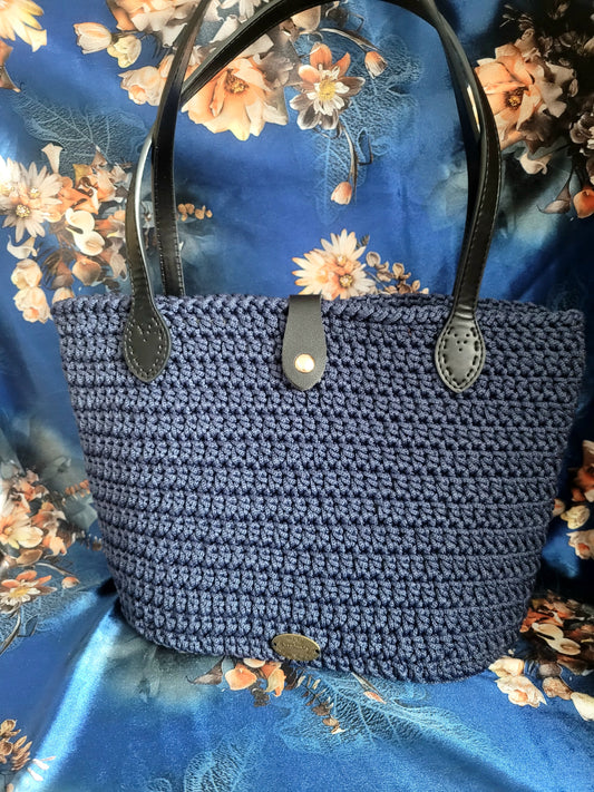 Crochet handbag