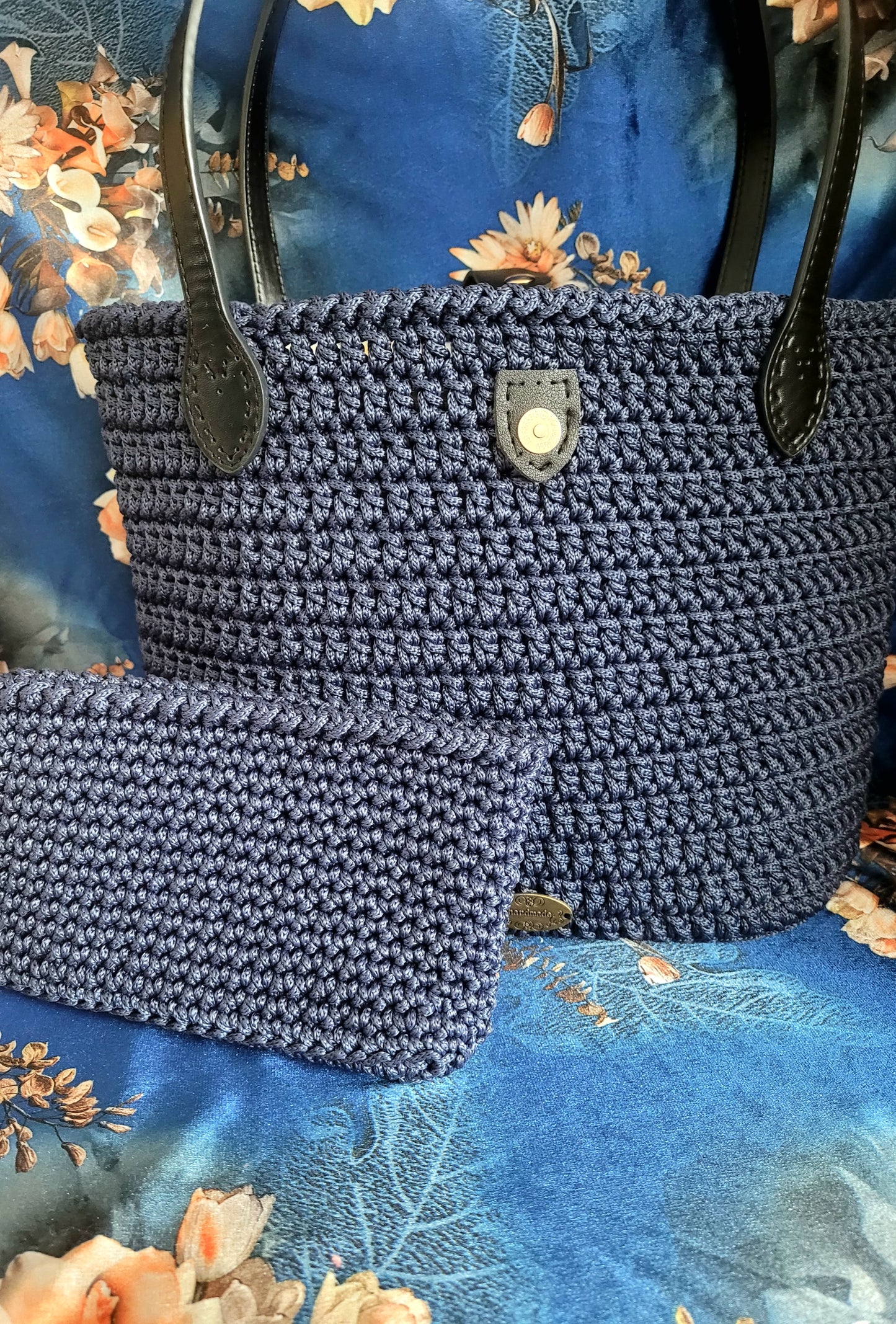 Crochet handbag
